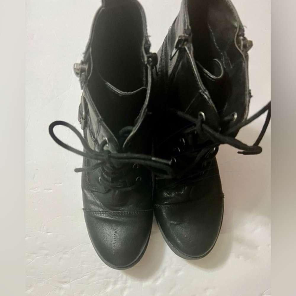 SUGAR AND COMBST CHUNKY HEAL ANKLE BOOTS SIZE 7M